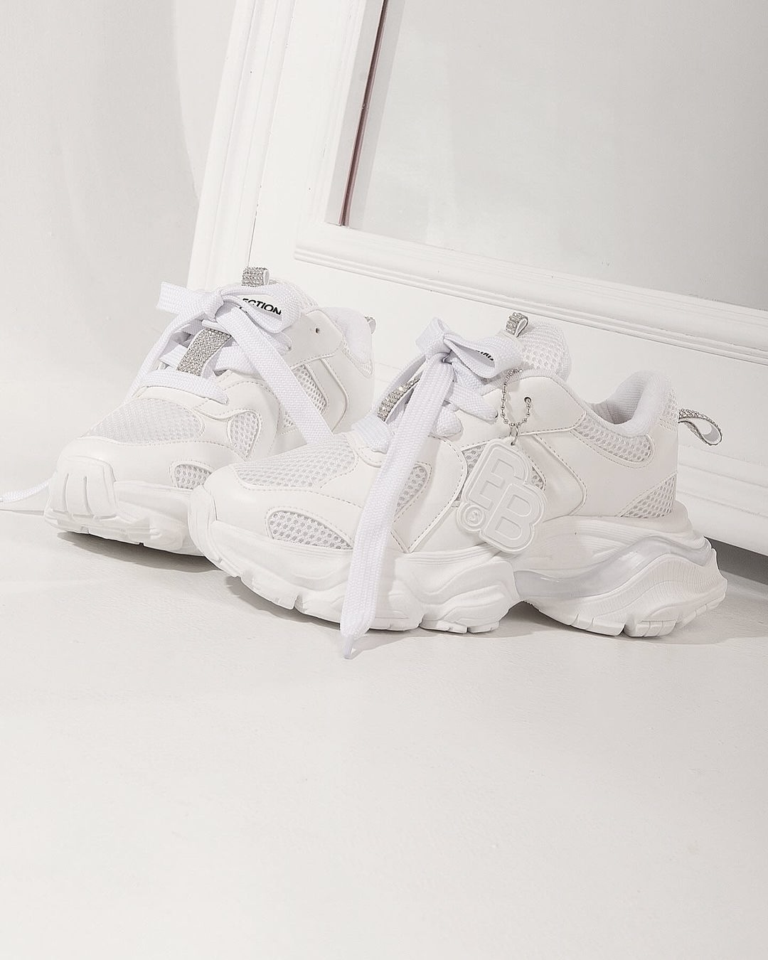 ONIX TRIPLE WHITE